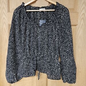 Universal Thread Large Black and White‎ Women's Blouse